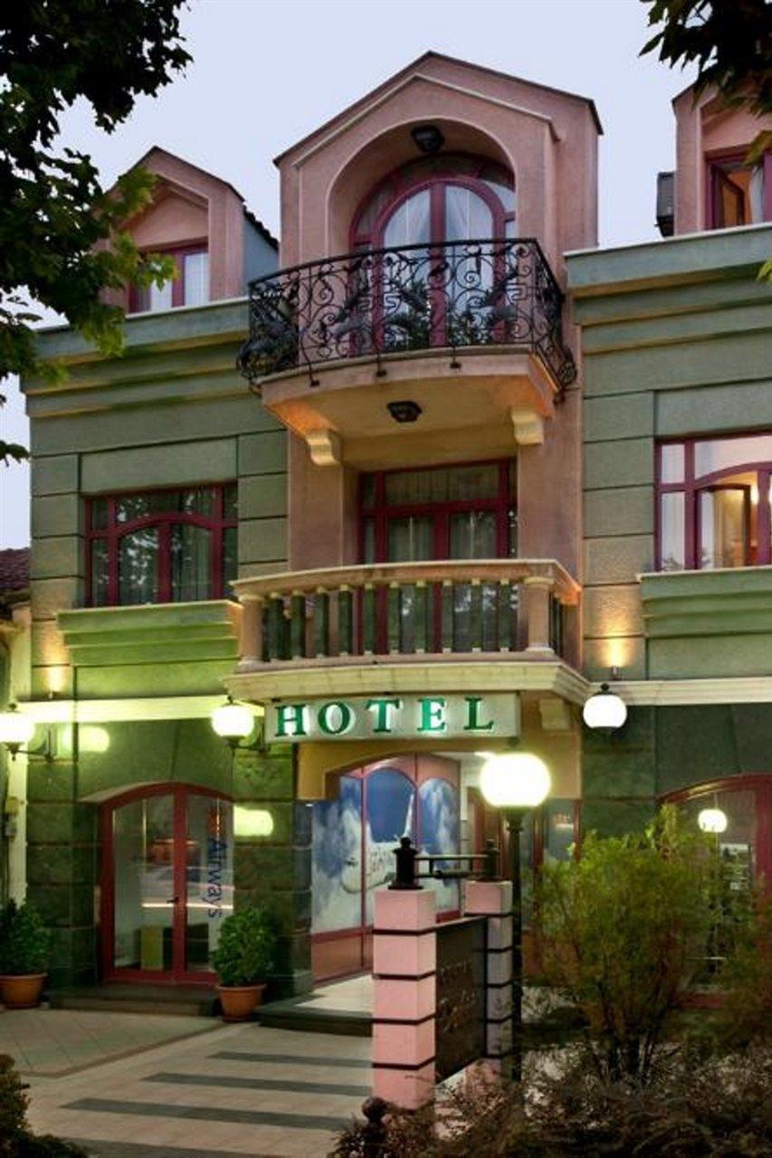 Hotel Eminent Podgorica Zewnętrze zdjęcie